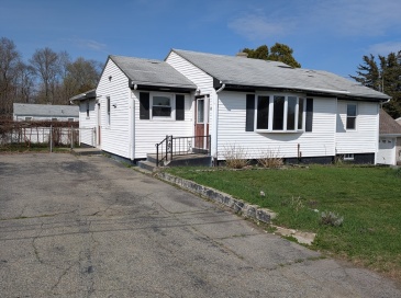 106 Cypress Ave, Tiverton, Rhode Island, 3 Bedrooms Bedrooms, 6 Rooms Rooms,1 BathroomBathrooms,Residential,For Sale,Cypress Ave,73503042