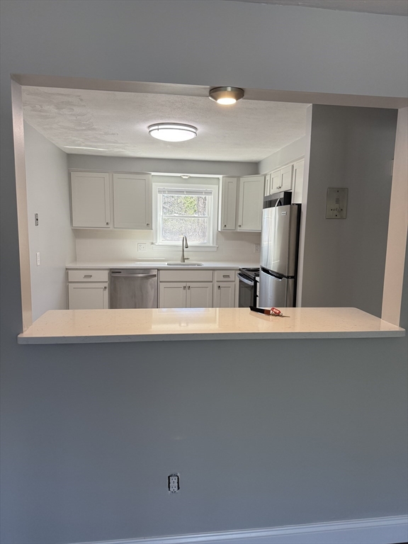 15 Washington, Plainville, Massachusetts, 2 Bedrooms Bedrooms, 5 Rooms Rooms,1 BathroomBathrooms,Residential Lease,For Rent,Washington,73503045