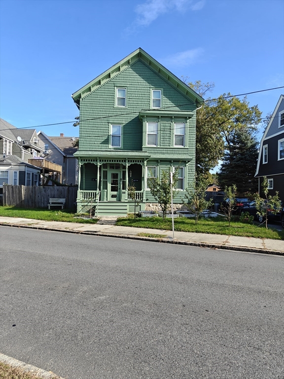 177 Highland Ave, Fall River, Massachusetts, 3 Bedrooms Bedrooms, 8 Rooms Rooms,1 BathroomBathrooms,Residential Lease,For Rent,Highland Ave,73503046