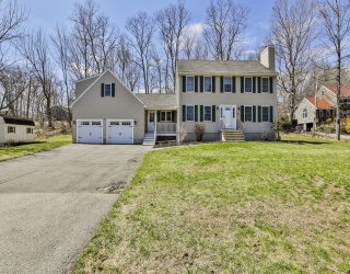 54 Kenoza St, Haverhill, Massachusetts, 3 Bedrooms Bedrooms, 8 Rooms Rooms,2.5 BathroomsBathrooms,Residential,For Sale,Kenoza St,73503056