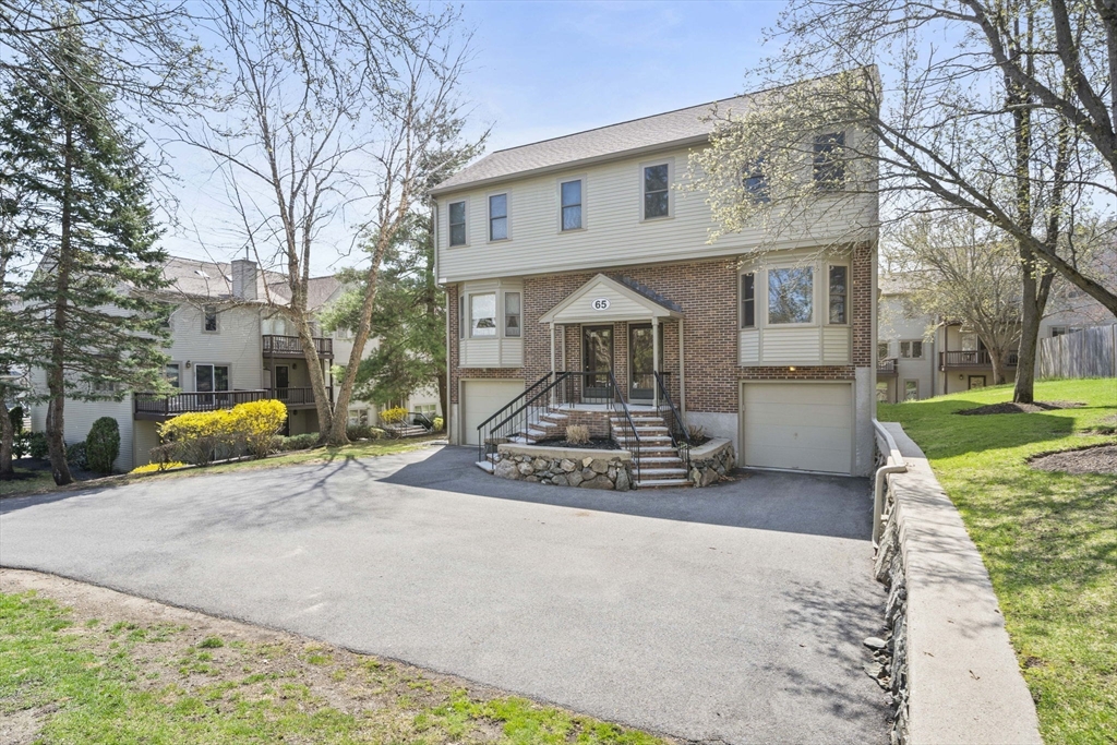 65 Maple St, Canton, Massachusetts, 2 Bedrooms Bedrooms, 5 Rooms Rooms,2.5 BathroomsBathrooms,Residential,For Sale,Maple St,73503020