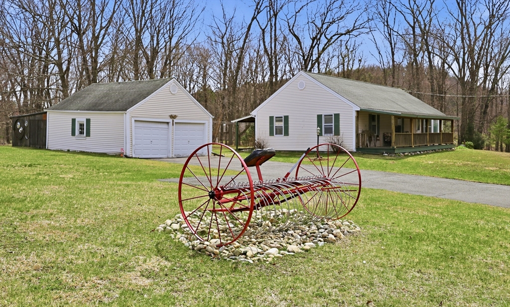 240 Upper Rd, Deerfield, Massachusetts, 3 Bedrooms Bedrooms, 6 Rooms Rooms,1 BathroomBathrooms,Residential,For Sale,Upper Rd,73503064