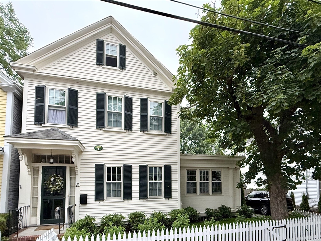 21 Church Street, Dedham, Massachusetts, 4 Bedrooms Bedrooms, 9 Rooms Rooms,2.5 BathroomsBathrooms,Residential,For Sale,Church Street,73503106