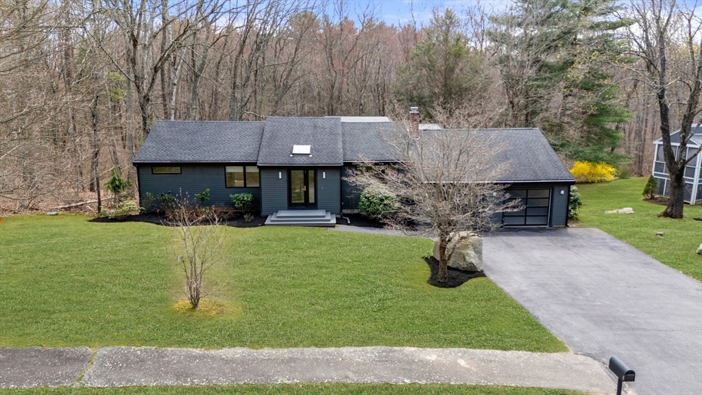 6 Osprey Road, Sharon, Massachusetts, 3 Bedrooms Bedrooms, 10 Rooms Rooms,3 BathroomsBathrooms,Residential,For Sale,Osprey Road,73503076