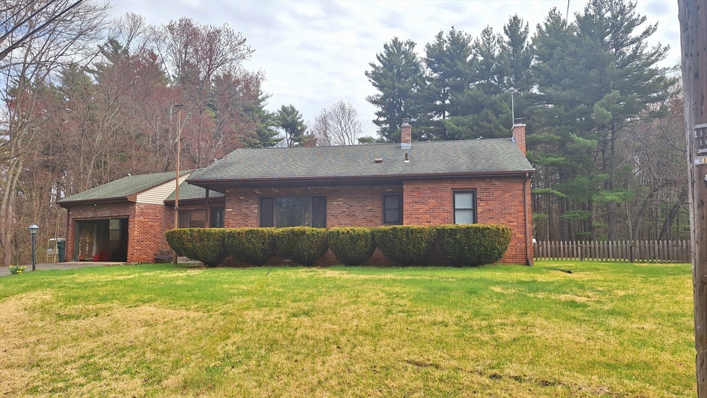 115 Senator St, Springfield, Massachusetts, 2 Bedrooms Bedrooms, 5 Rooms Rooms,1 BathroomBathrooms,Residential,For Sale,Senator St,73503125