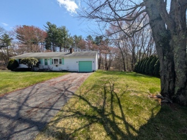 7 Birchwood Dr, Webster, Massachusetts, 3 Bedrooms Bedrooms, 6 Rooms Rooms,1 BathroomBathrooms,Residential,For Sale,Birchwood Dr,73502974