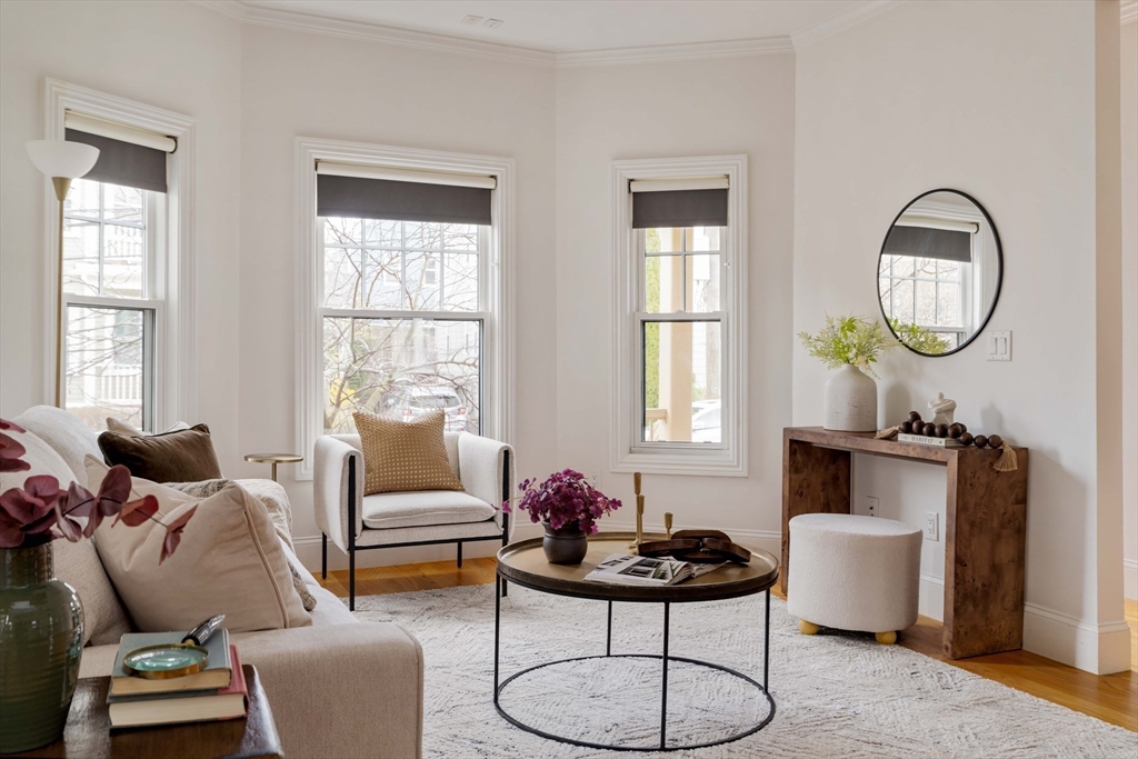 292 Summer St, Somerville, Massachusetts, 3 Bedrooms Bedrooms, 7 Rooms Rooms,1.5 BathroomsBathrooms,Residential,For Sale,Summer St,73502994