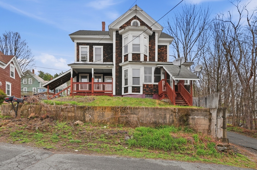 35 Summer St, Orange, Massachusetts, 4 Bedrooms Bedrooms, 8 Rooms Rooms,2 BathroomsBathrooms,Residential Income,For Sale,Summer St,73503273