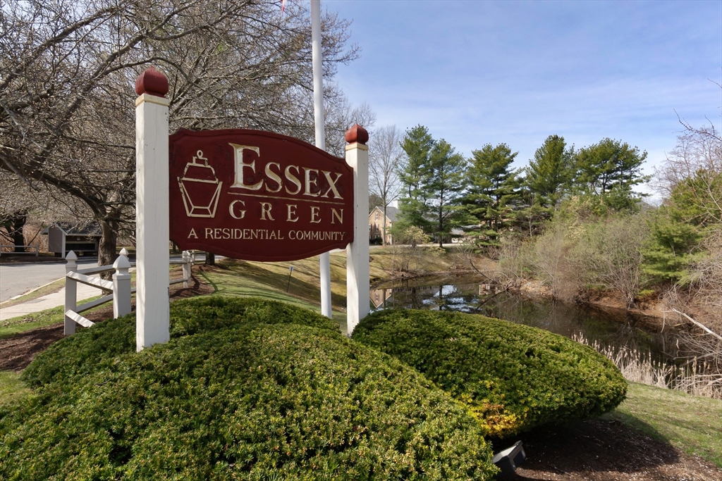 25 Essex Green Ln, Peabody, Massachusetts, 2 Bedrooms Bedrooms, 4 Rooms Rooms,1.5 BathroomsBathrooms,Residential,For Sale,Essex Green Ln,73503271