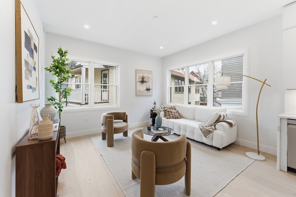 140 Shirley Street, Winthrop, Massachusetts, 1 Bedroom Bedrooms, 3 Rooms Rooms,1 BathroomBathrooms,Residential,For Sale,Shirley Street,73503269