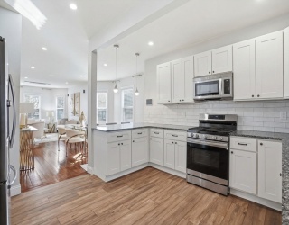 20 Bentham Rd, Boston, Massachusetts, 7 Bedrooms Bedrooms, 16 Rooms Rooms,6 BathroomsBathrooms,Residential Income,For Sale,Bentham Rd,73503155