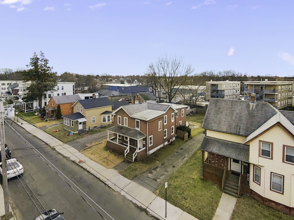 28 Maple Street, Chicopee, Massachusetts, 5 Bedrooms Bedrooms, 10 Rooms Rooms,2 BathroomsBathrooms,Residential Income,For Sale,Maple Street,73502986