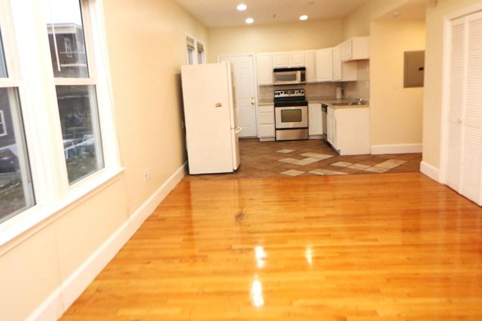 14 Estella Street, Boston, Massachusetts, 2 Bedrooms Bedrooms, 5 Rooms Rooms,1 BathroomBathrooms,Residential Lease,For Rent,Estella Street,73503166