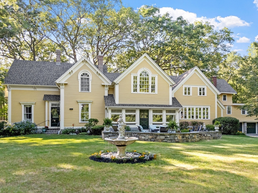 202 Paine Street, Bellingham, Massachusetts, 6 Bedrooms Bedrooms, 15 Rooms Rooms,4.5 BathroomsBathrooms,Residential Income,For Sale,Paine Street,73503170