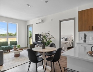 203 Lowell St., Wilmington, Massachusetts, 2 Bedrooms Bedrooms, 5 Rooms Rooms,2 BathroomsBathrooms,Residential,For Sale,Lowell St.,73503189