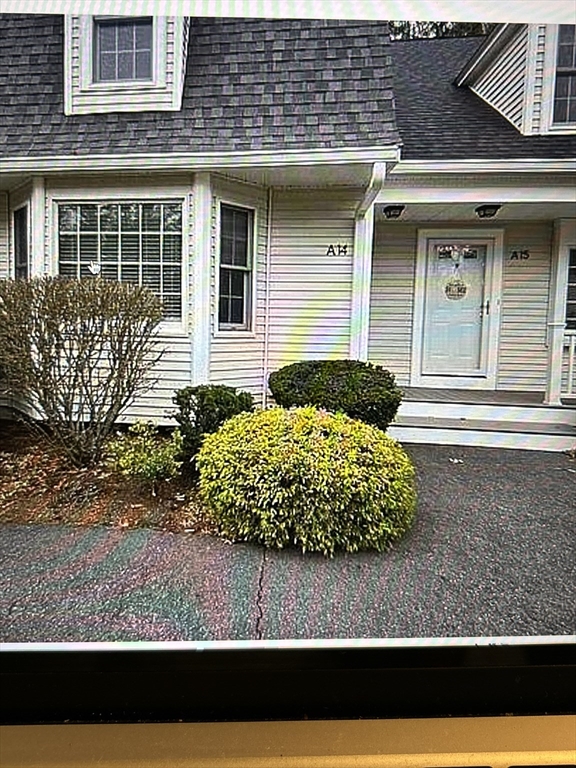 547 Washington St, Pembroke, Massachusetts, 2 Bedrooms Bedrooms, 5 Rooms Rooms,1.5 BathroomsBathrooms,Residential,For Sale,Washington St,73503069