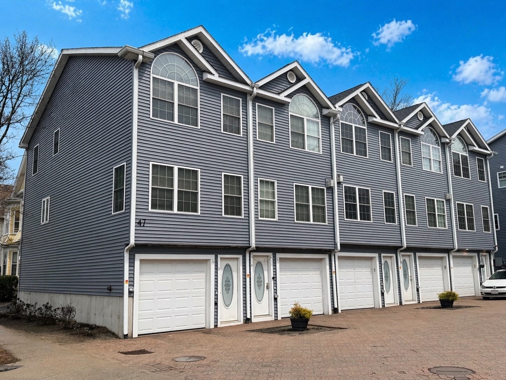 47 Alder St, Waltham, Massachusetts, 2 Bedrooms Bedrooms, 5 Rooms Rooms,1.5 BathroomsBathrooms,Residential Lease,For Rent,Alder St,73494326