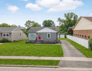 46 Kenwood St, Greenfield, Massachusetts, 2 Bedrooms Bedrooms, 4 Rooms Rooms,1 BathroomBathrooms,Residential,For Sale,Kenwood St,73486253