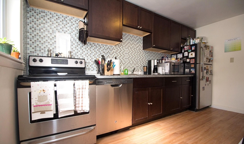 85 Chestnut St, Brookline, Massachusetts, 1 Bedroom Bedrooms, 4 Rooms Rooms,1 BathroomBathrooms,Residential Lease,For Rent,Chestnut St,73484679