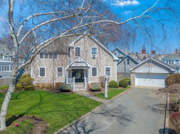 101 Green St, Fairhaven, Massachusetts, 3 Bedrooms Bedrooms, 6 Rooms Rooms,1.5 BathroomsBathrooms,Residential,For Sale,Green St,73503241