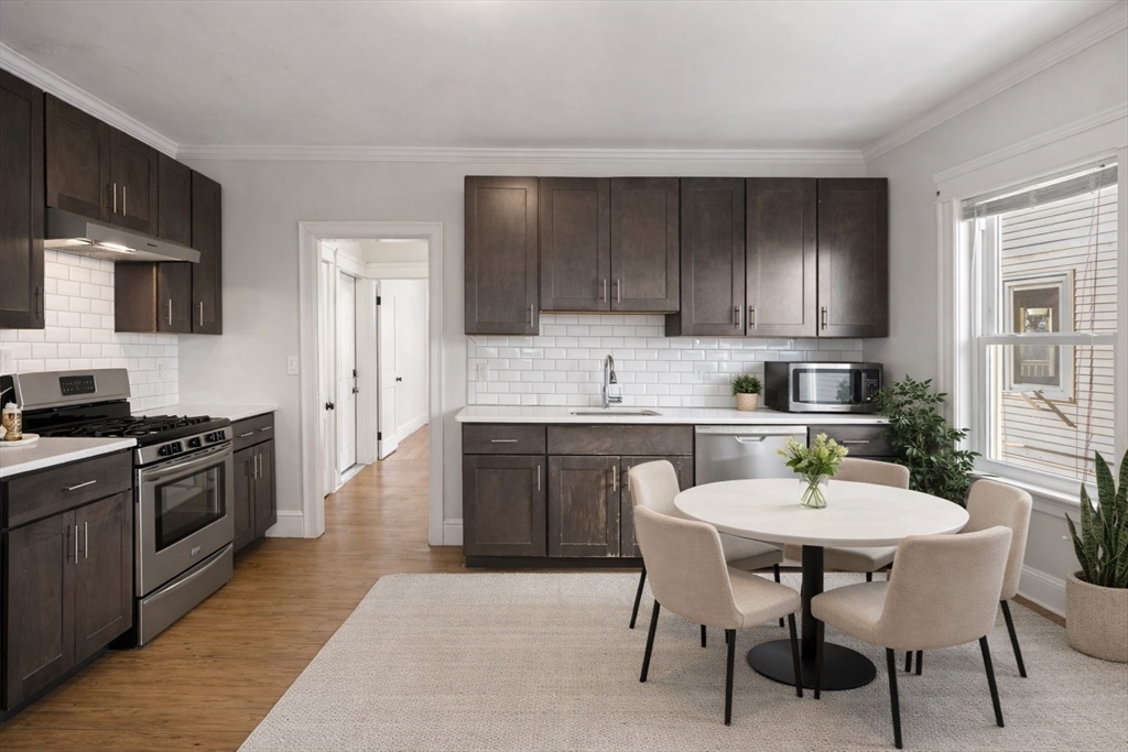 193 Florence St, Boston, Massachusetts, 2 Bedrooms Bedrooms, 4 Rooms Rooms,1 BathroomBathrooms,Residential Lease,For Rent,Florence St,73503256