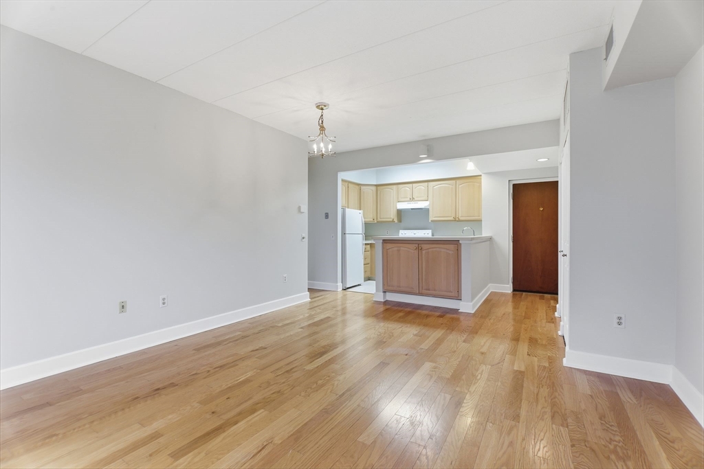 34 Sumner Ave, Springfield, Massachusetts, 2 Bedrooms Bedrooms, 4 Rooms Rooms,2 BathroomsBathrooms,Residential,For Sale,Sumner Ave,73503371