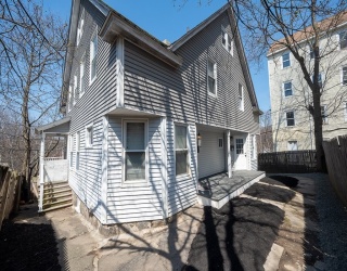 104 1/2 Rodney St, Worcester, Massachusetts, 6 Bedrooms Bedrooms, 12 Rooms Rooms,3 BathroomsBathrooms,Residential Income,For Sale,Rodney St,73503446