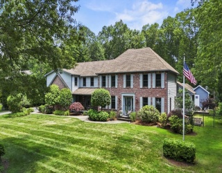 145 Stonehill Road, East Longmeadow, Massachusetts, 8 Bedrooms Bedrooms, 17 Rooms Rooms,4.5 BathroomsBathrooms,Residential,For Sale,Stonehill Road,73503423