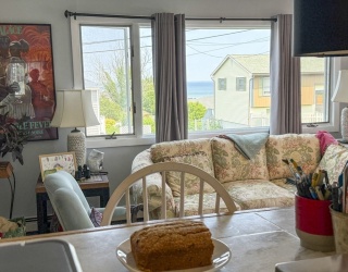 26 Merrill Rd, Hull, Massachusetts, 2 Bedrooms Bedrooms, 5 Rooms Rooms,1.5 BathroomsBathrooms,Residential Lease,For Rent,Merrill Rd,73503521