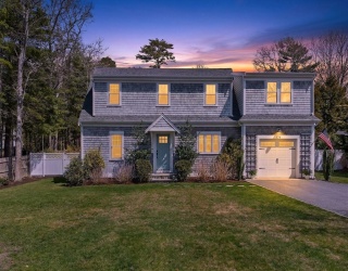 176 Bumps River Rd, Barnstable, Massachusetts, 3 Bedrooms Bedrooms, 7 Rooms Rooms,2.5 BathroomsBathrooms,Residential,For Sale,Bumps River Rd,73503513