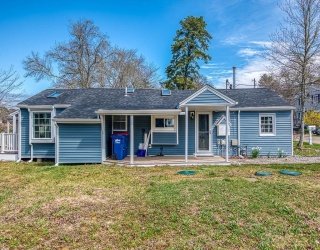 28 Lakeview, Wareham, Massachusetts, 2 Bedrooms Bedrooms, 5 Rooms Rooms,1.5 BathroomsBathrooms,Residential,For Sale,Lakeview,73503211