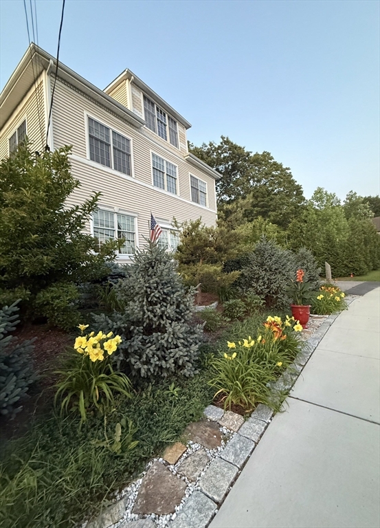 297 Providence Rd, Grafton, Massachusetts, 6 Bedrooms Bedrooms, 10 Rooms Rooms,2 BathroomsBathrooms,Residential Income,For Sale,Providence Rd,73500206