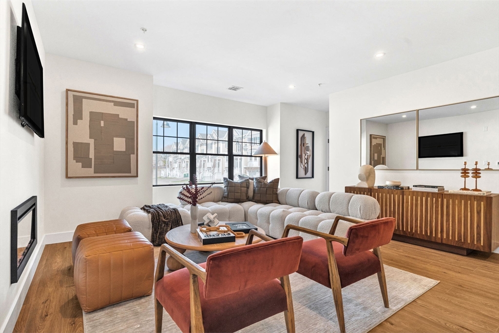 20 Audubon Way, Canton, Massachusetts, 2 Bedrooms Bedrooms, 5 Rooms Rooms,2.5 BathroomsBathrooms,Residential,For Sale,Audubon Way,73503353