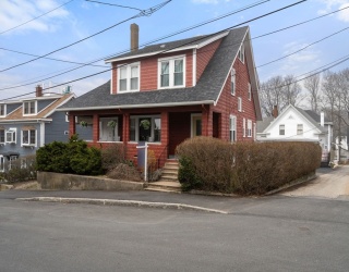 16 Highland Street, Gloucester, Massachusetts, 3 Bedrooms Bedrooms, 10 Rooms Rooms,1.5 BathroomsBathrooms,Residential,For Sale,Highland Street,73503364