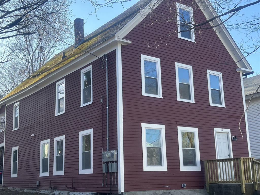 19 Pine St, Athol, Massachusetts, 4 Bedrooms Bedrooms, 10 Rooms Rooms,2 BathroomsBathrooms,Residential Income,For Sale,Pine St,73503373