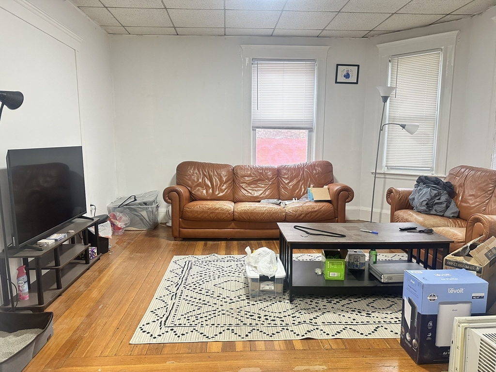 11 Chester, Boston, Massachusetts, 4 Bedrooms Bedrooms, 6 Rooms Rooms,1 BathroomBathrooms,Residential Lease,For Rent,Chester,73503374