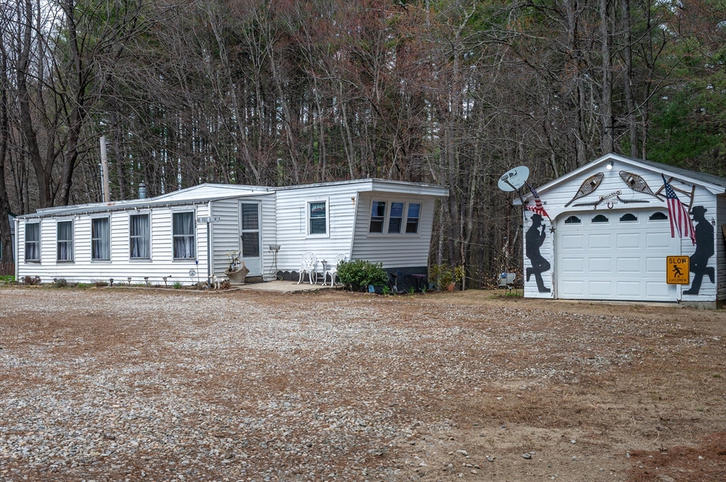 87 Turnpike Road, Townsend, Massachusetts, 2 Bedrooms Bedrooms, 5 Rooms Rooms,1 BathroomBathrooms,Residential,For Sale,Turnpike Road,73503387