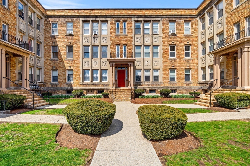 52 High St, Methuen, Massachusetts, 2 Bedrooms Bedrooms, 4 Rooms Rooms,1 BathroomBathrooms,Residential,For Sale,High St,73503265