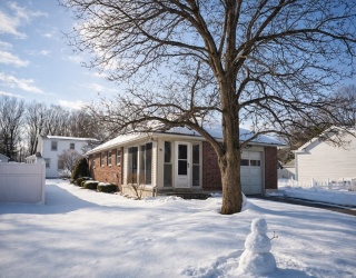 29 Lincoln St, Agawam, Massachusetts, 2 Bedrooms Bedrooms, 6 Rooms Rooms,1.5 BathroomsBathrooms,Residential,For Sale,Lincoln St,73478076