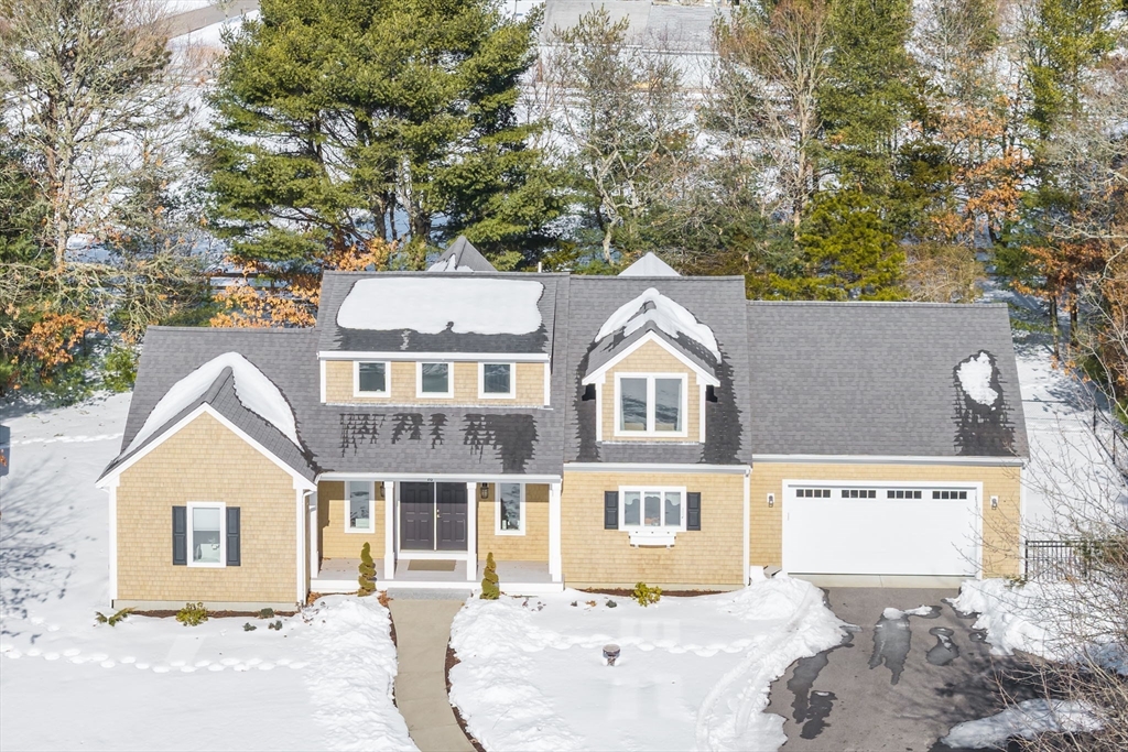 26 Crosswinds Way, Falmouth, Massachusetts, 3 Bedrooms Bedrooms, 7 Rooms Rooms,2.5 BathroomsBathrooms,Residential,For Sale,Crosswinds Way,73480371