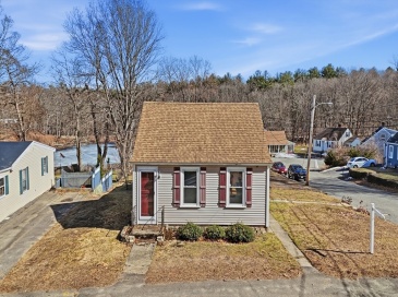 98 Washington St, Groveland, Massachusetts, 2 Bedrooms Bedrooms, 5 Rooms Rooms,1 BathroomBathrooms,Residential,For Sale,Washington St,73488427