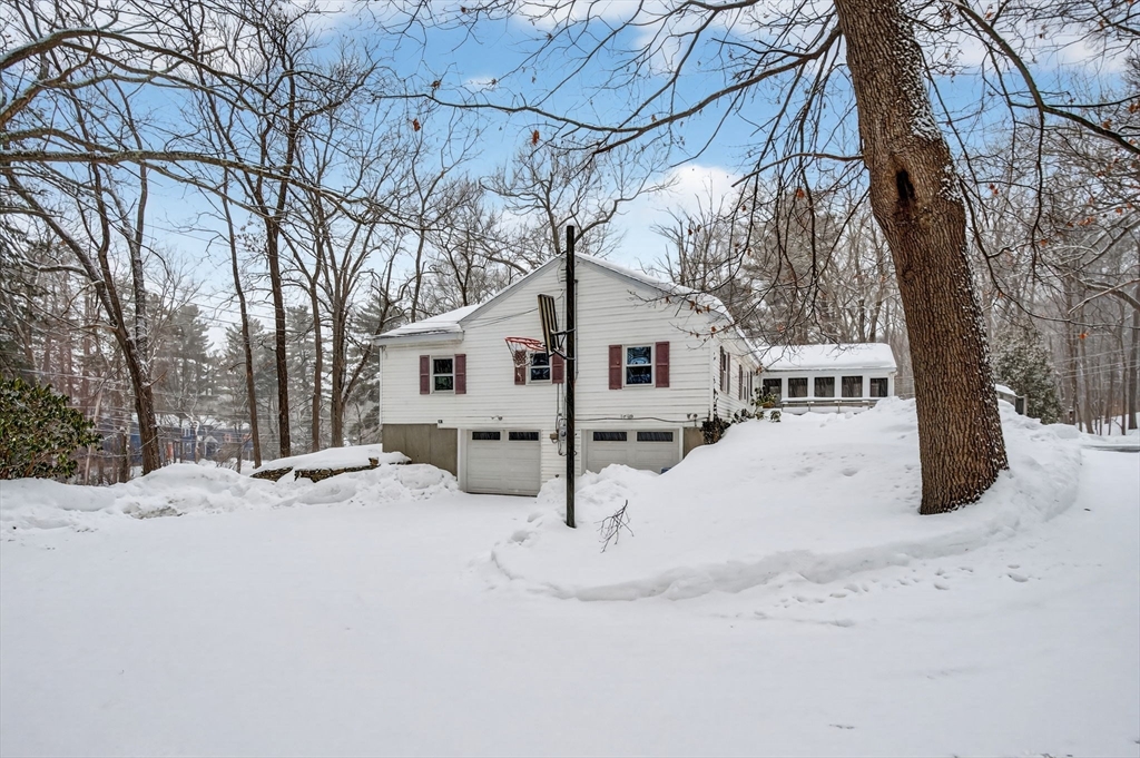 146 Ipswich Rd, Topsfield, Massachusetts, 5 Bedrooms Bedrooms, 9 Rooms Rooms,2.5 BathroomsBathrooms,Residential,For Sale,Ipswich Rd,73482563