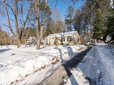 13 Rich Valley Road, Wayland, Massachusetts, 2 Bedrooms Bedrooms, 7 Rooms Rooms,1 BathroomBathrooms,Residential,For Sale,Rich Valley Road,73475816