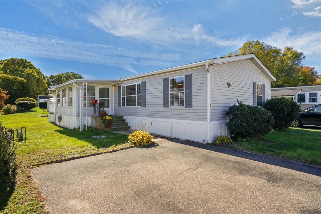 13 Rita Drive, Attleboro, Massachusetts, 3 Bedrooms Bedrooms, 5 Rooms Rooms,2 BathroomsBathrooms,Residential,For Sale,Rita Drive,73446867