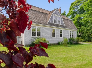 60 Sandwich Rd, Bourne, Massachusetts, 5 Bedrooms Bedrooms, 10 Rooms Rooms,3.5 BathroomsBathrooms,Residential,For Sale,Sandwich Rd,73478637