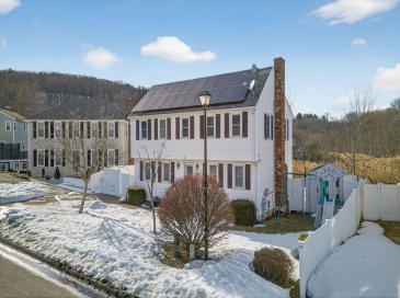 31 Rainbow Drive, Haverhill, Massachusetts, 3 Bedrooms Bedrooms, 6 Rooms Rooms,2.5 BathroomsBathrooms,Residential,For Sale,Rainbow Drive,73485329