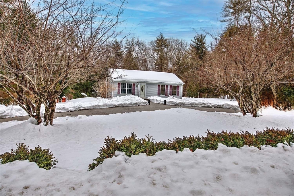 173 Quanapoag Rd, Freetown, Massachusetts, 2 Bedrooms Bedrooms, 7 Rooms Rooms,2 BathroomsBathrooms,Residential,For Sale,Quanapoag Rd,73484882