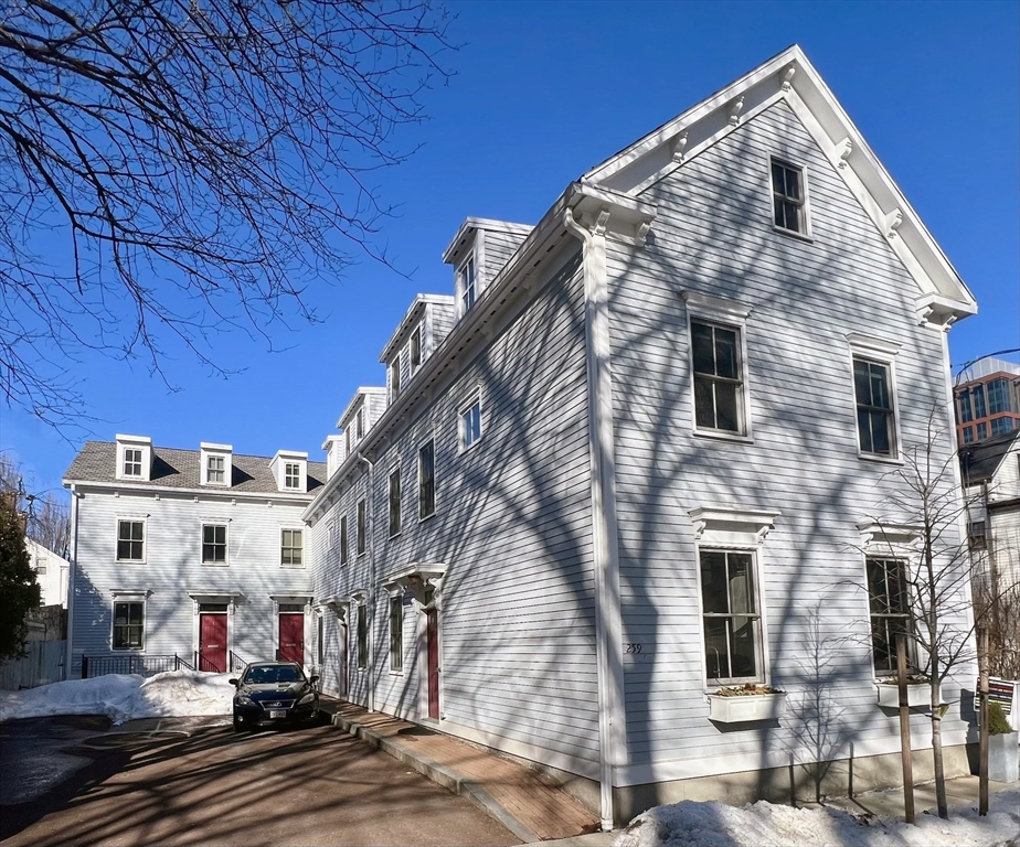 259 Hurley Street, Cambridge, Massachusetts, 3 Bedrooms Bedrooms, 7 Rooms Rooms,2.5 BathroomsBathrooms,Residential,For Sale,Hurley Street,73482458