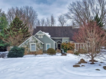 14 Twin Ponds Dr, Dartmouth, Massachusetts, 4 Bedrooms Bedrooms, 8 Rooms Rooms,2.5 BathroomsBathrooms,Residential,For Sale,Twin Ponds Dr,73479840