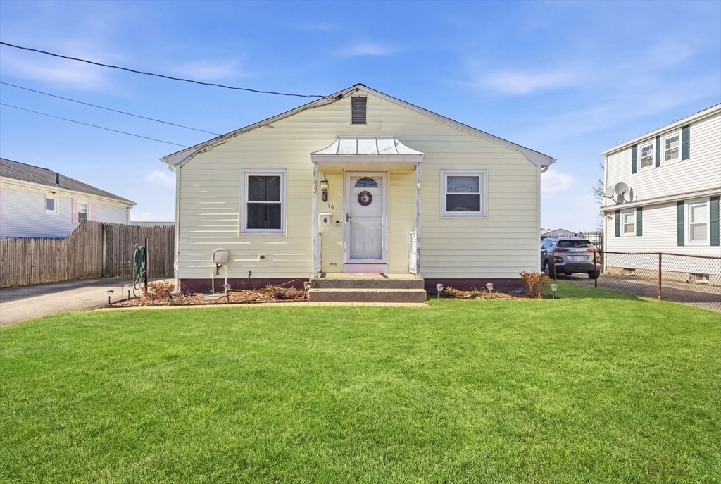 76 Lake St, Pawtucket, Rhode Island, 2 Bedrooms Bedrooms, 4 Rooms Rooms,2 BathroomsBathrooms,Residential,For Sale,Lake St,73486099